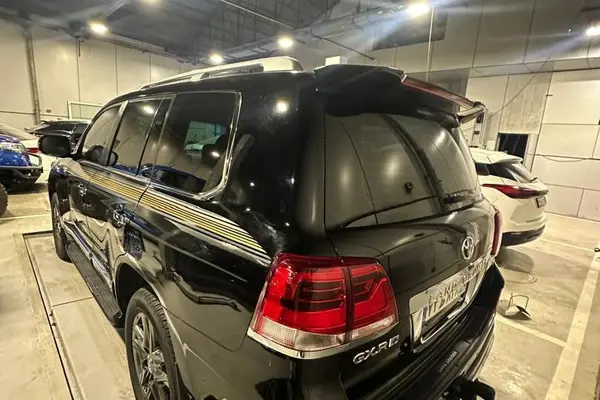 تویوتا، لندکروز چهار در