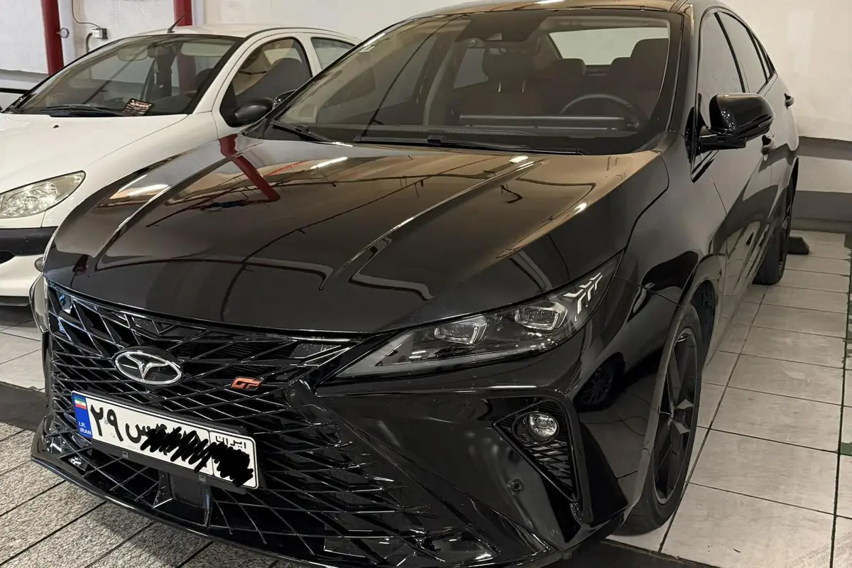 فونیکس،  آریزو 6 جی تی (Z6 GT)