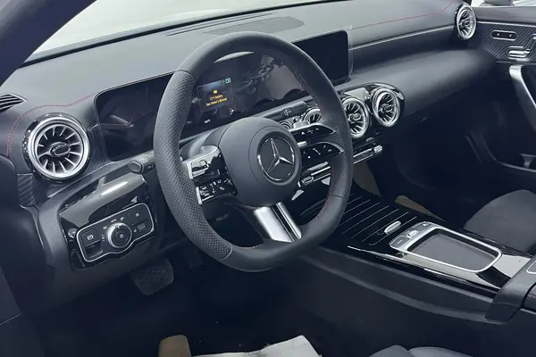 بنز، کلاس A سدان