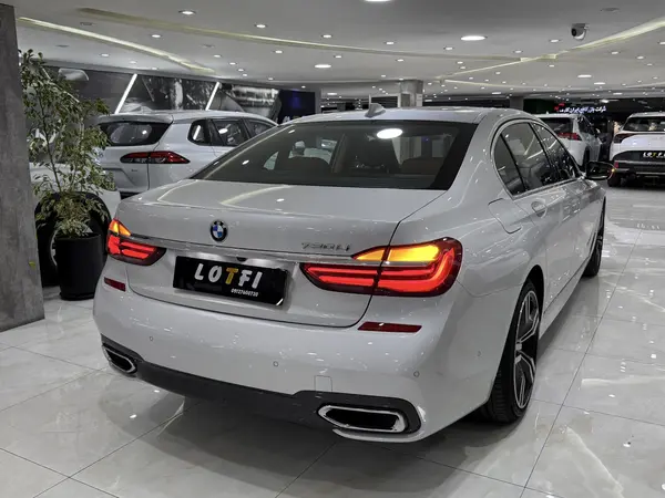 ب ام و، سری 7