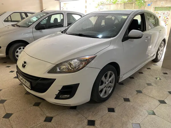 مزدا، 3 نیو صندوق دار