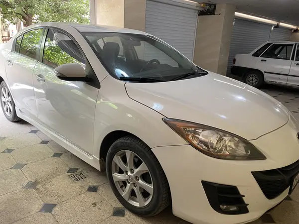 مزدا، 3 نیو صندوق دار