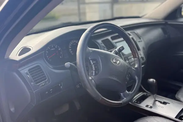 هیوندای، آزرا (گرنجور)