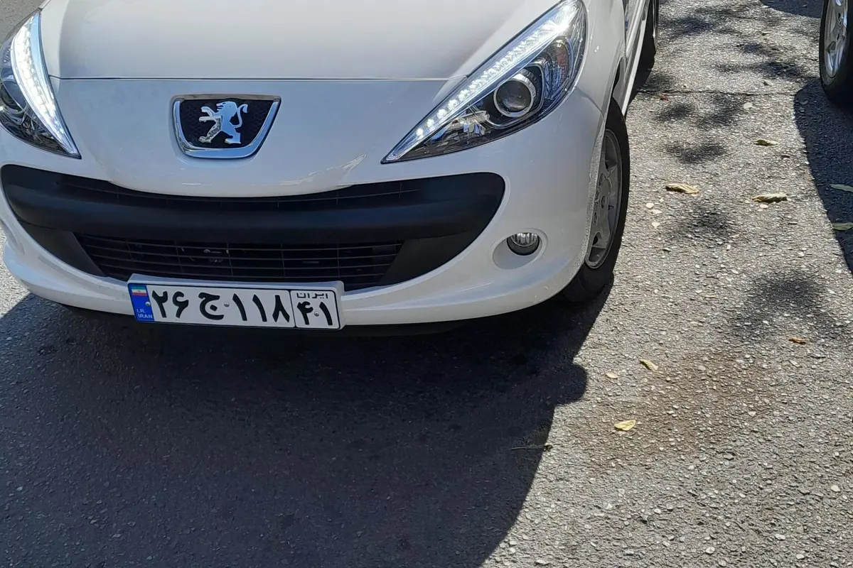 پژو،  207