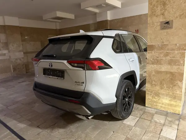 تویوتا، راوفور هیبرید