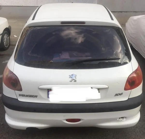 پژو، 206