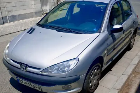 پژو، 206