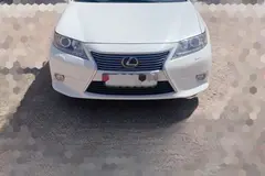 لکسوس، ES