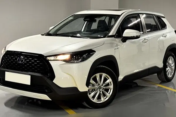 تویوتا، کرولا کراس هیبرید