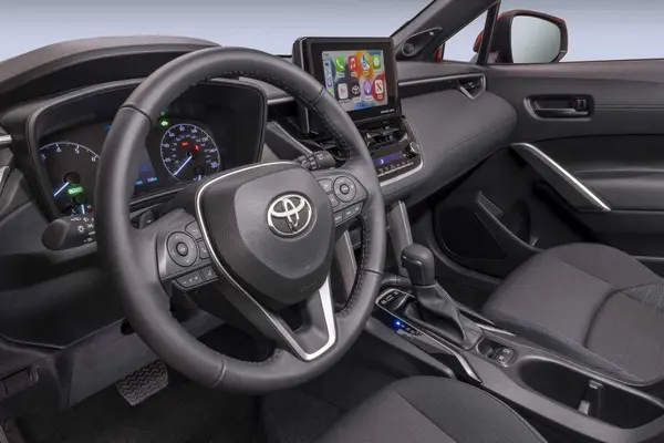 تویوتا، کرولا کراس هیبرید