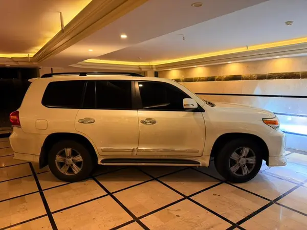 تویوتا، لندکروز چهار در