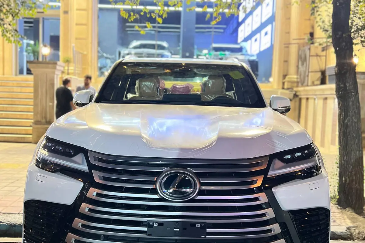 لکسوس،  LX