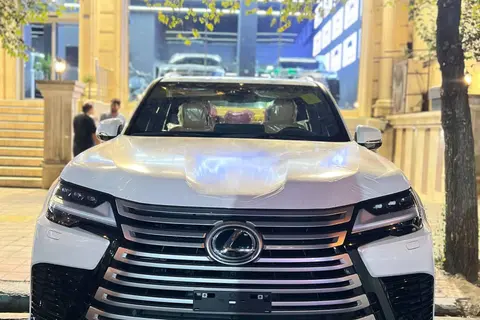 لکسوس، LX