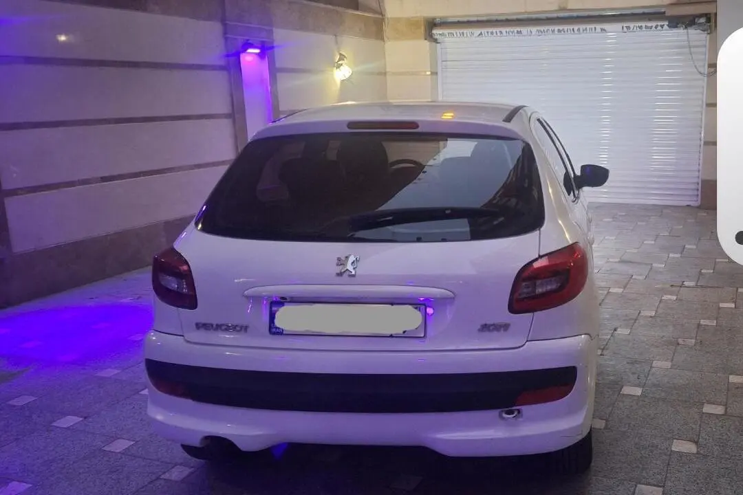 پژو،  207