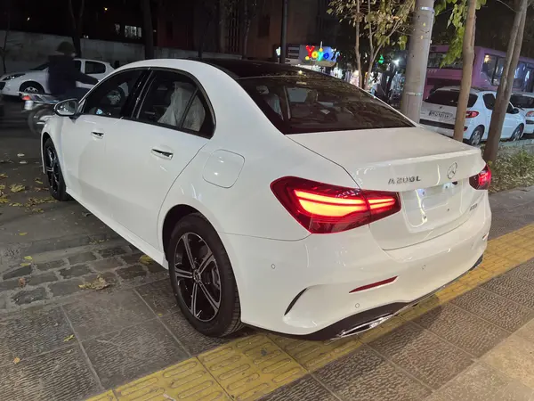 بنز، کلاس A سدان