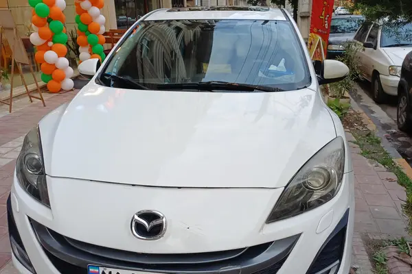 مزدا، 3 نیو صندوق دار