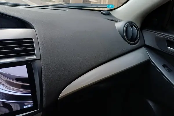 مزدا، 3 نیو صندوق دار