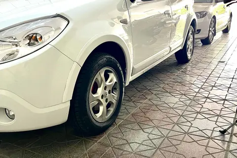 رنو، ساندرو