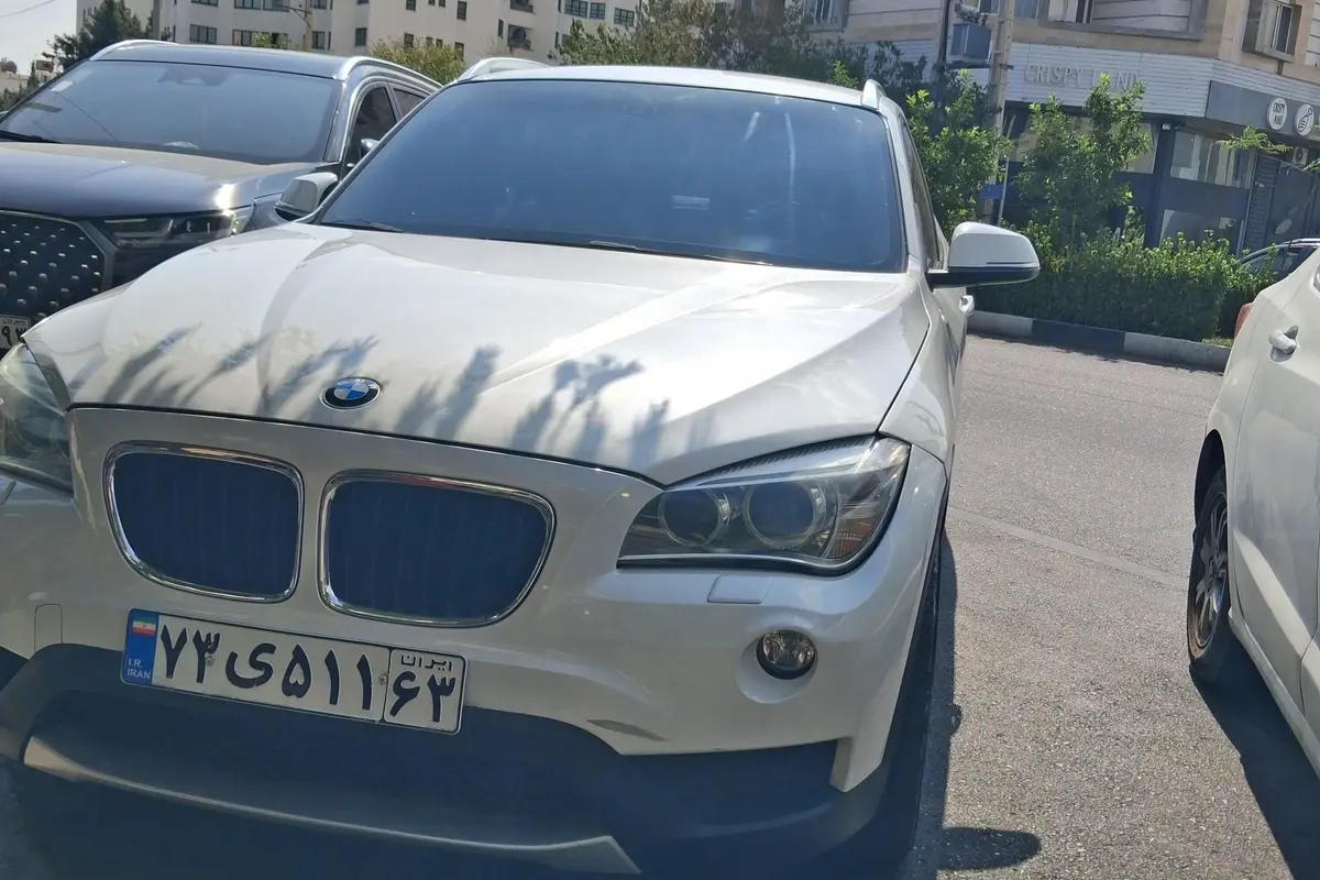 ب ام و،  X1