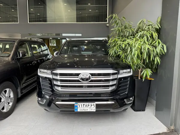 تویوتا، لندکروز چهار در