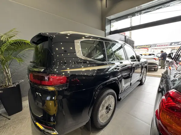 تویوتا، لندکروز چهار در