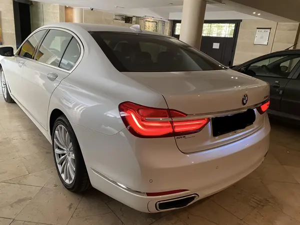 ب ام و، سری 7