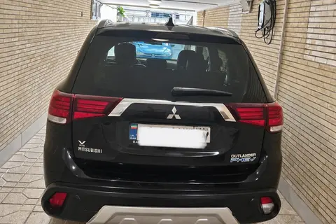 میتسوبیشی، اوتلندر PHEV