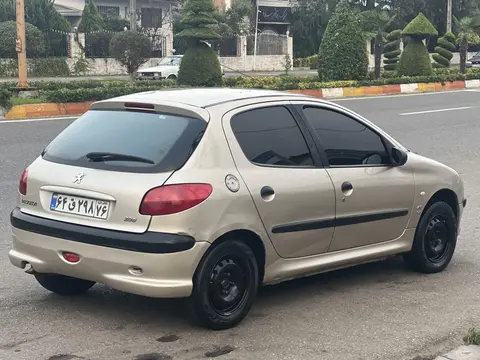 پژو، 206