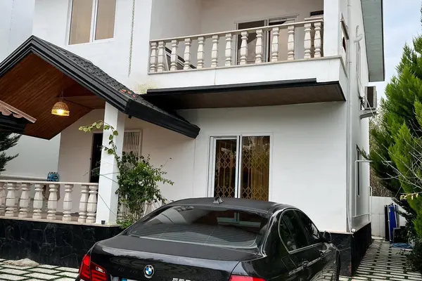 ب ام و، سری 5 سدان