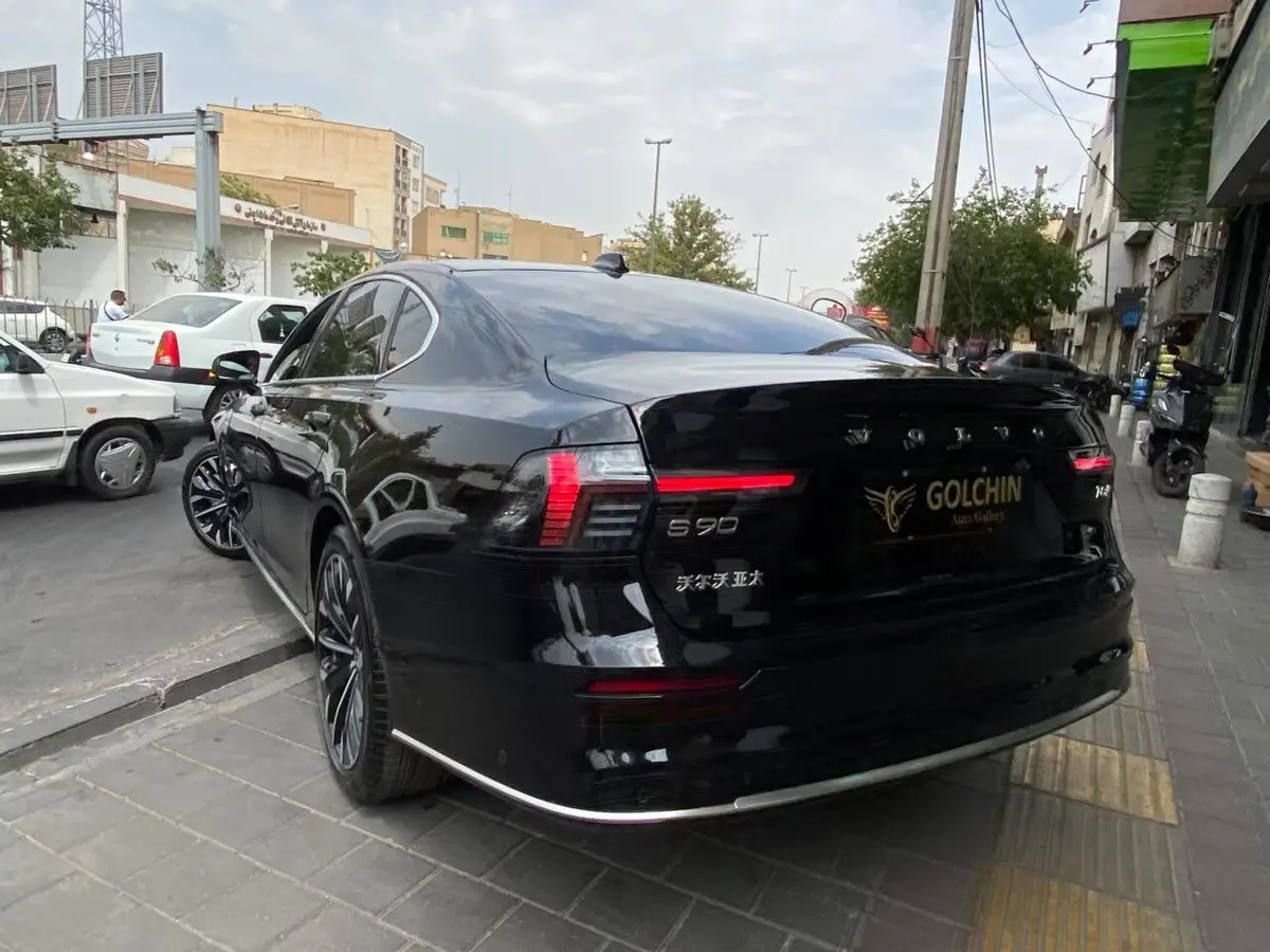 ولوو،  S90