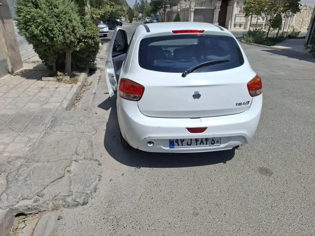 تیبا،  هاچ بک