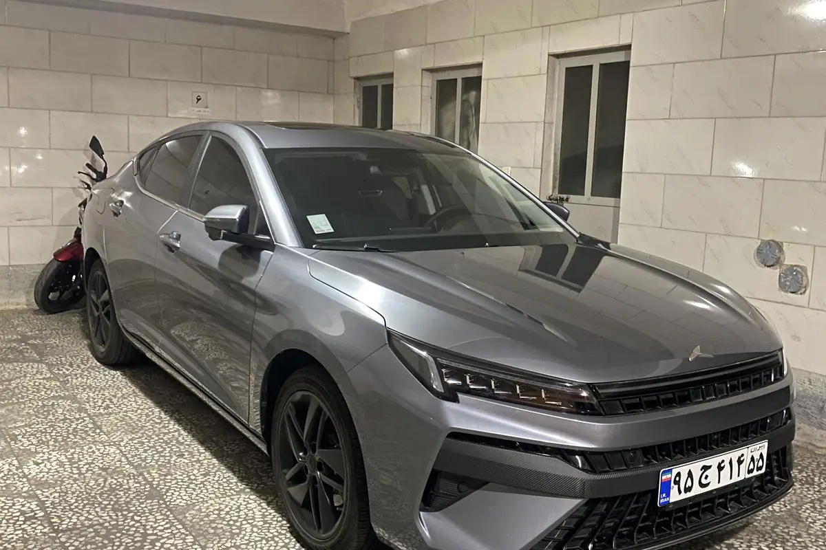 کی ام سی،  J7