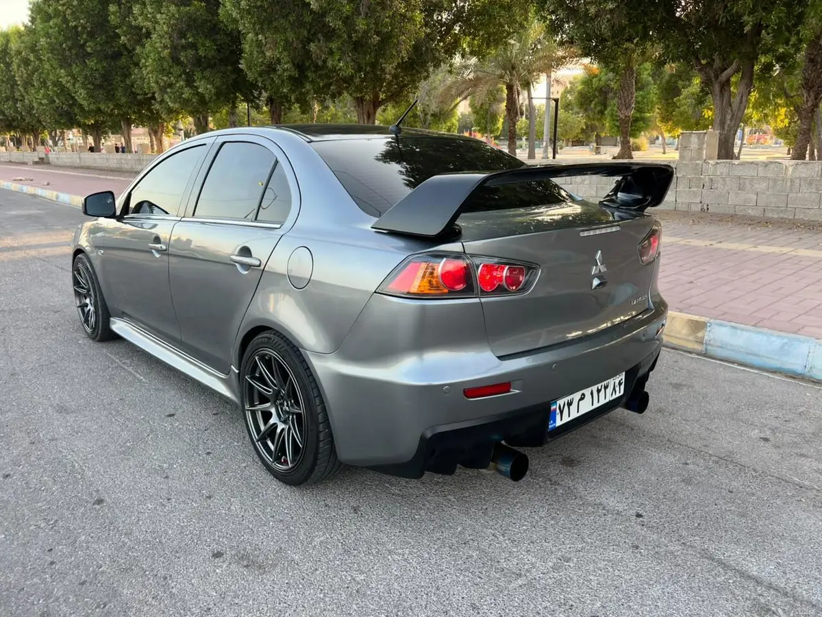میتسوبیشی  لنسر
