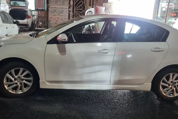 مزدا، 3 نیو صندوق دار