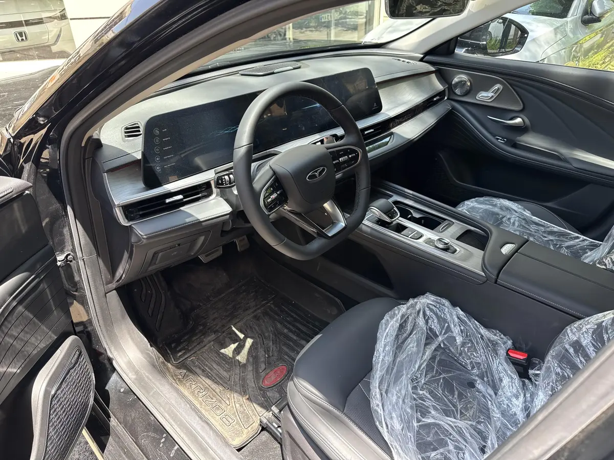 فونیکس،  آریزو 8 (Z8)