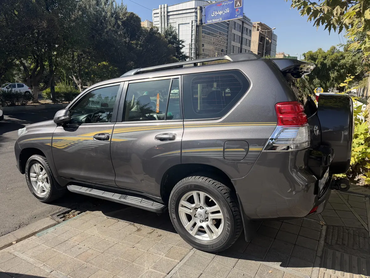 تویوتا،  پرادو  چهار در