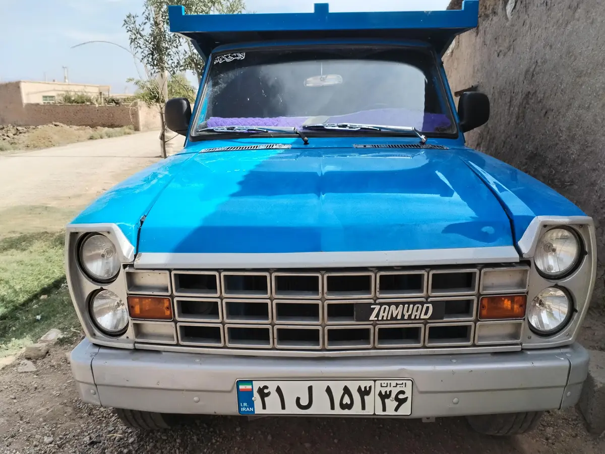 زامیاد،  وانت نیسان