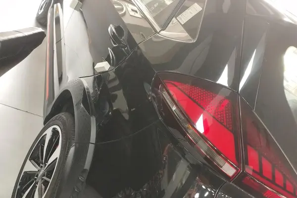 ام وی ام، X33 کراس