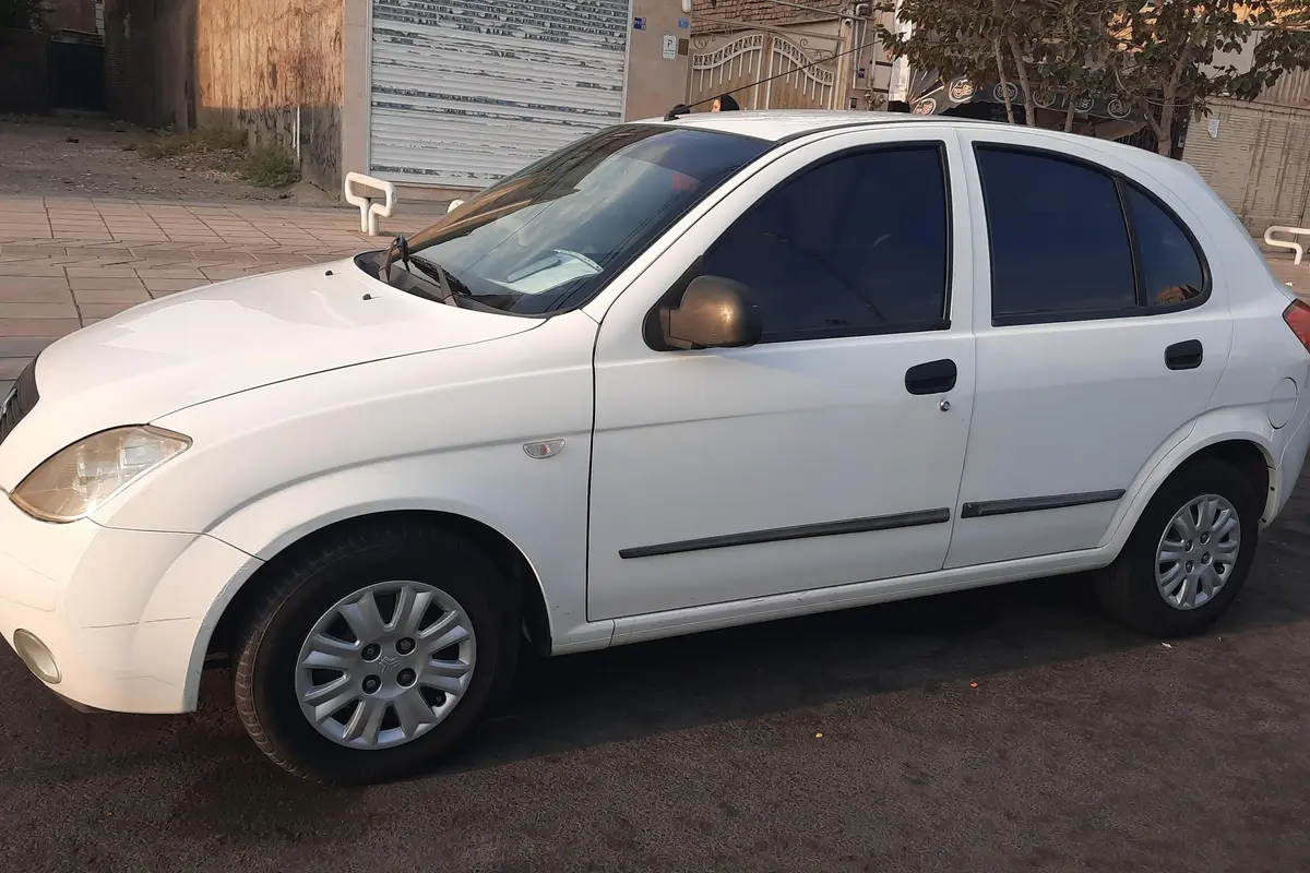 تیبا،  هاچ بک