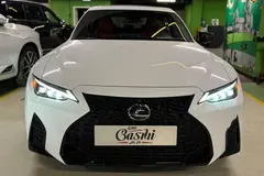 لکسوس، IS