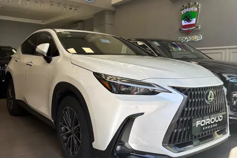لکسوس، NX
