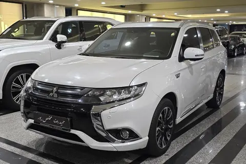میتسوبیشی، اوتلندر PHEV