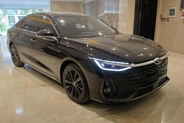 فونیکس  آریزو 8 (Z8)