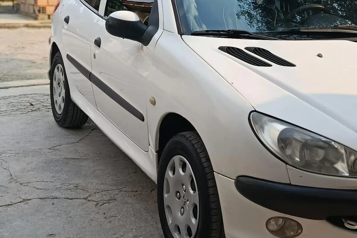 پژو،  206
