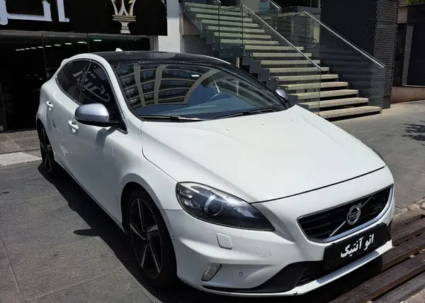 ولوو، V40