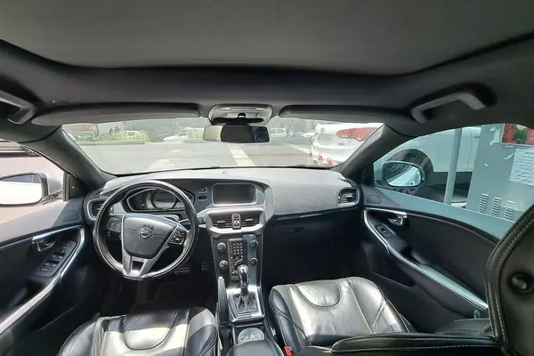 ولوو، V40