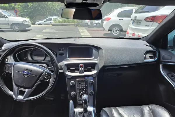ولوو، V40