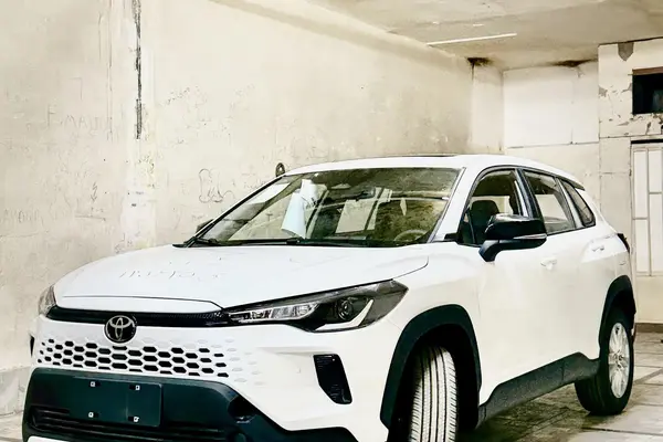 تویوتا، کرولا کراس هیبرید