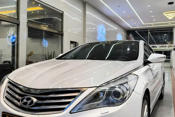 هیوندای، آزرا (گرنجور)