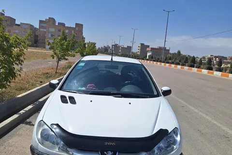 پژو، 206